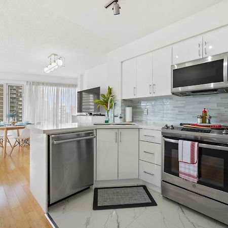 Modern 2-Bedroom Condo W Floor To Ceiling Windows Τορόντο Εξωτερικό φωτογραφία