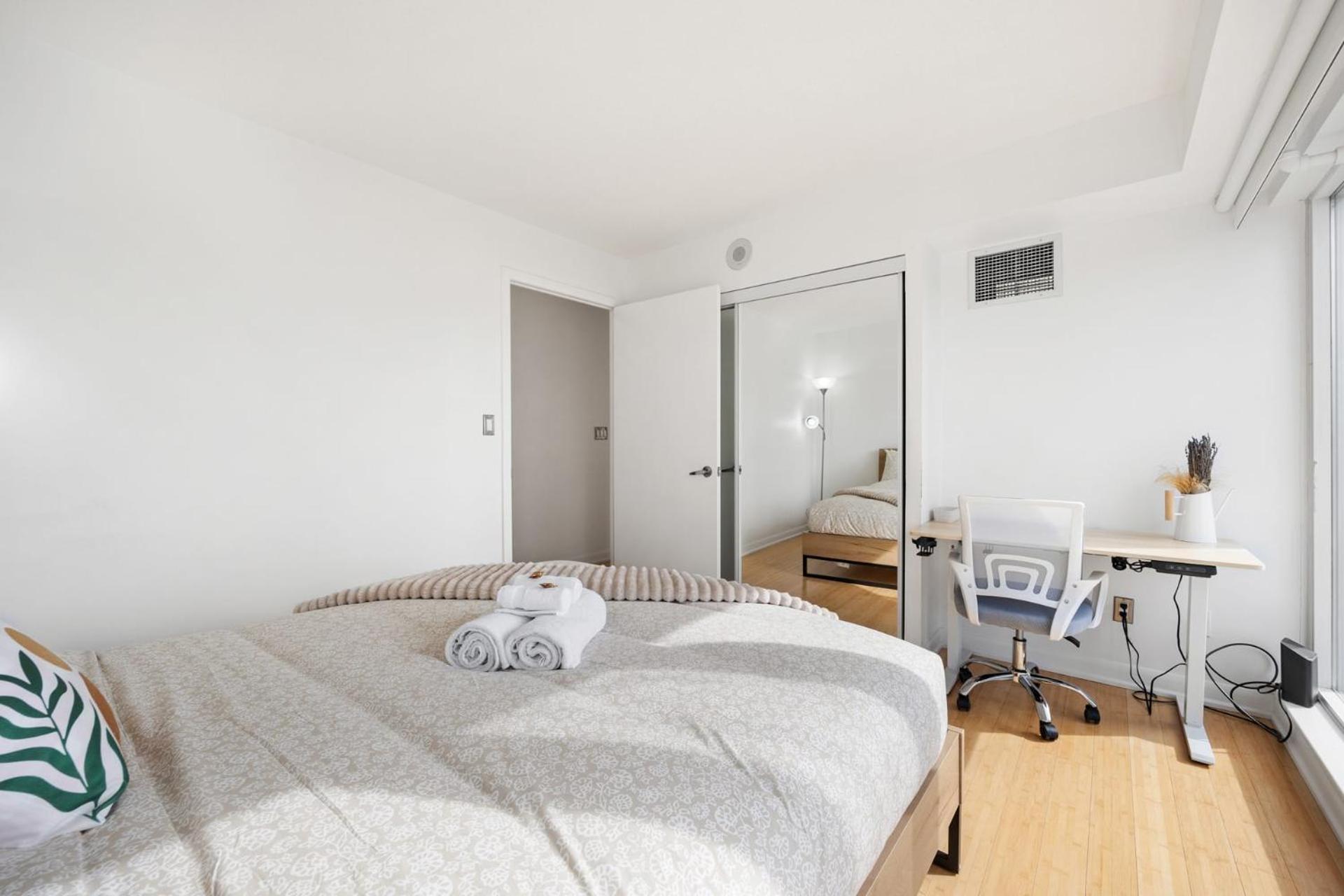 Modern 2-Bedroom Condo W Floor To Ceiling Windows Τορόντο Εξωτερικό φωτογραφία