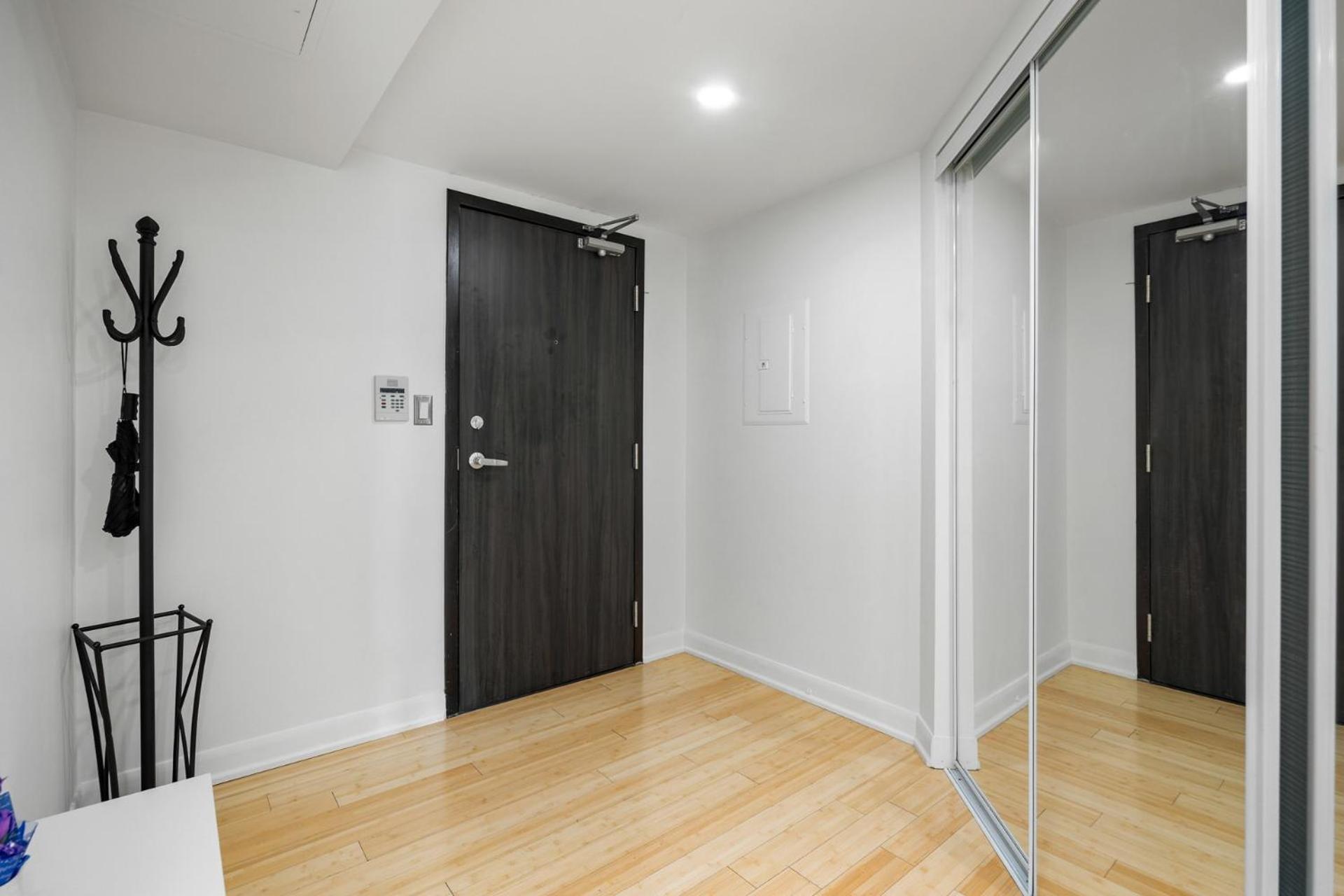 Modern 2-Bedroom Condo W Floor To Ceiling Windows Τορόντο Εξωτερικό φωτογραφία