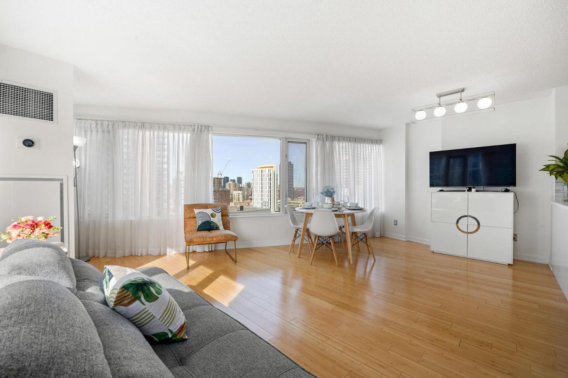 Modern 2-Bedroom Condo W Floor To Ceiling Windows Τορόντο Εξωτερικό φωτογραφία